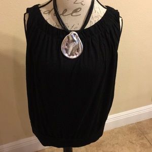 Black sleeveless loft shirt